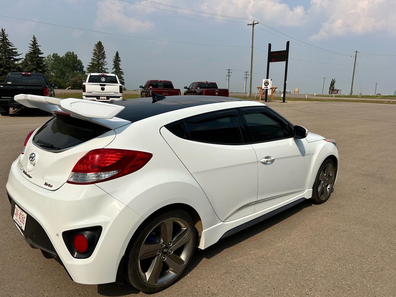 2015 Hyundai Veloster Turbo - Photo #4