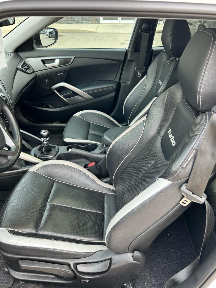 2015 Hyundai Veloster Turbo - Photo #8