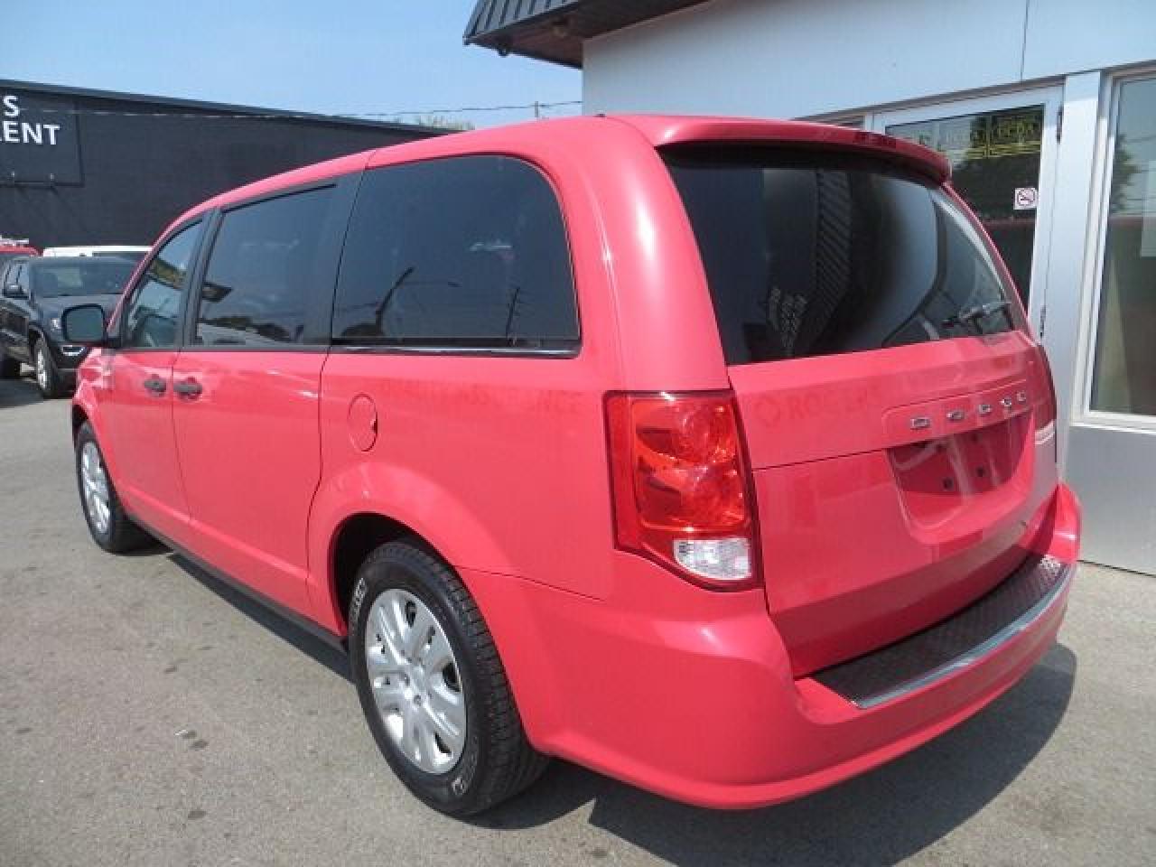 2018 Dodge Grand Caravan CERTIFIED, ONLY 64,000KM, 7 PASSENGERS - Photo #5