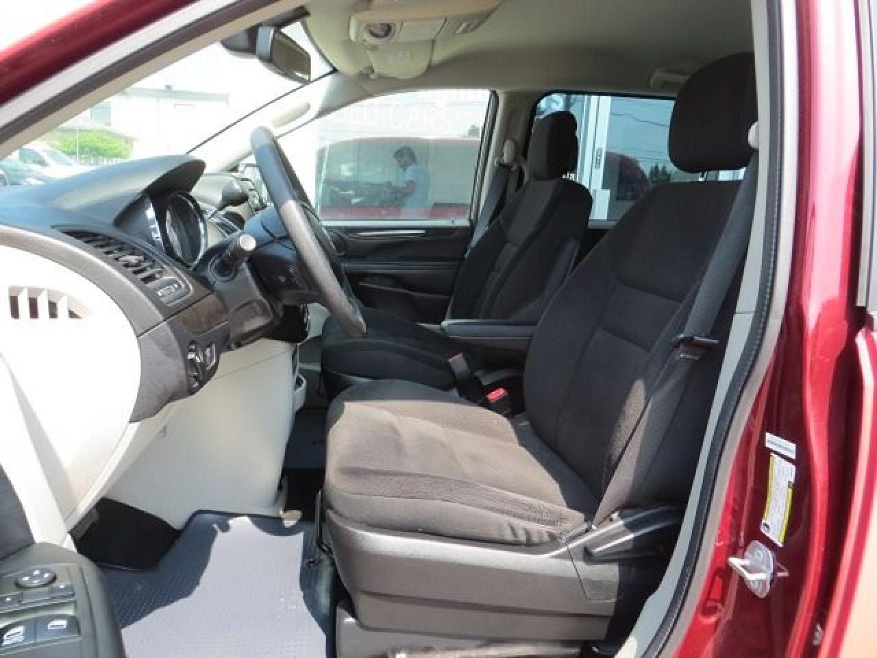 2018 Dodge Grand Caravan CERTIFIED, ONLY 64,000KM, 7 PASSENGERS - Photo #8