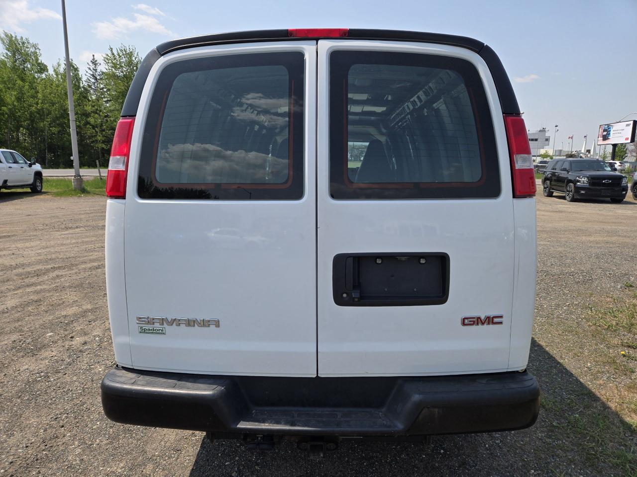 2020 GMC Savana Cargo Van  - Photo #5