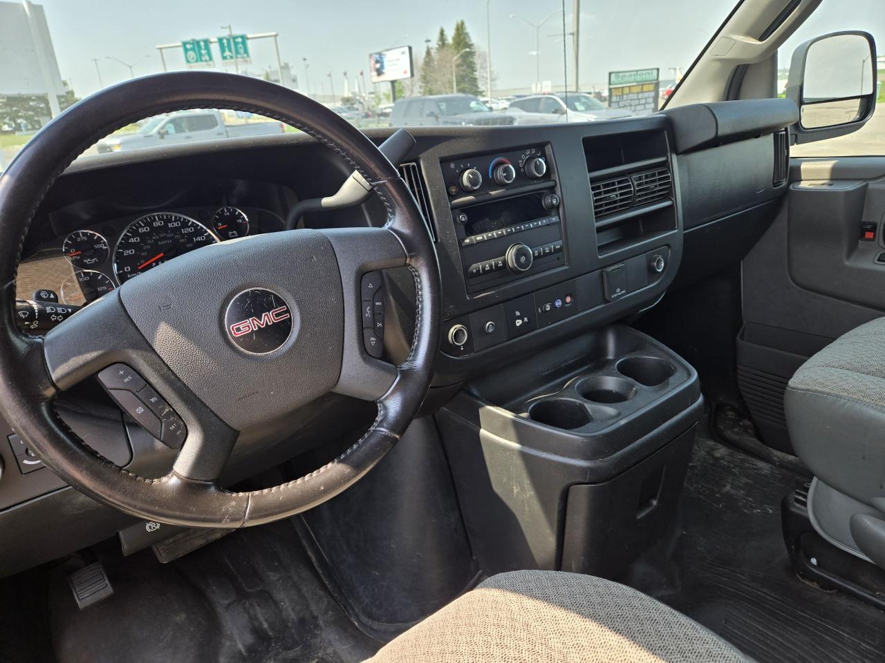 2020 GMC Savana Cargo Van  - Photo #8