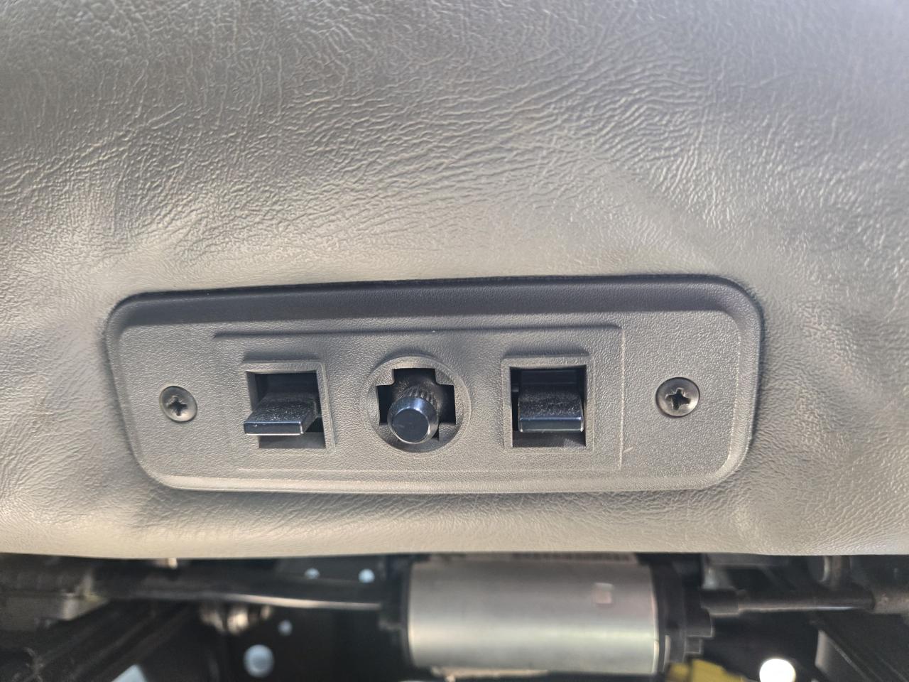 2020 GMC Savana Cargo Van  - Photo #10
