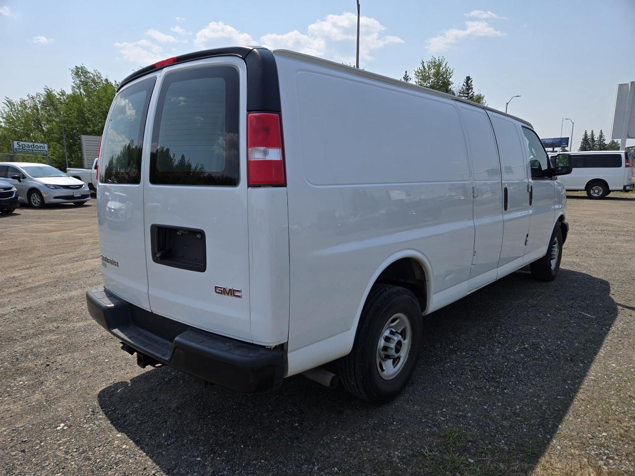 2020 GMC Savana Cargo Van  - Photo #4