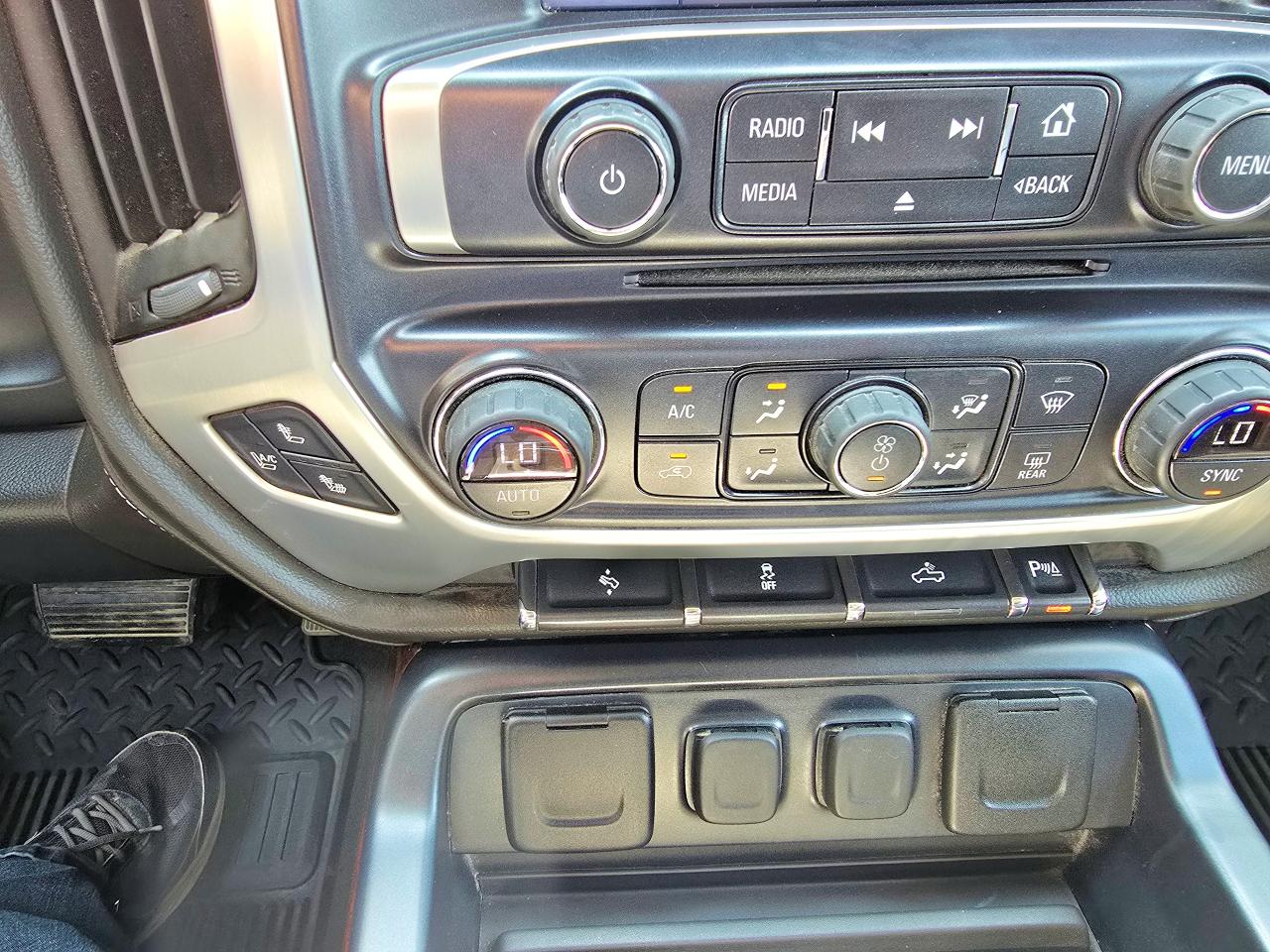 2015 GMC Sierra 1500 SLT - Photo #18