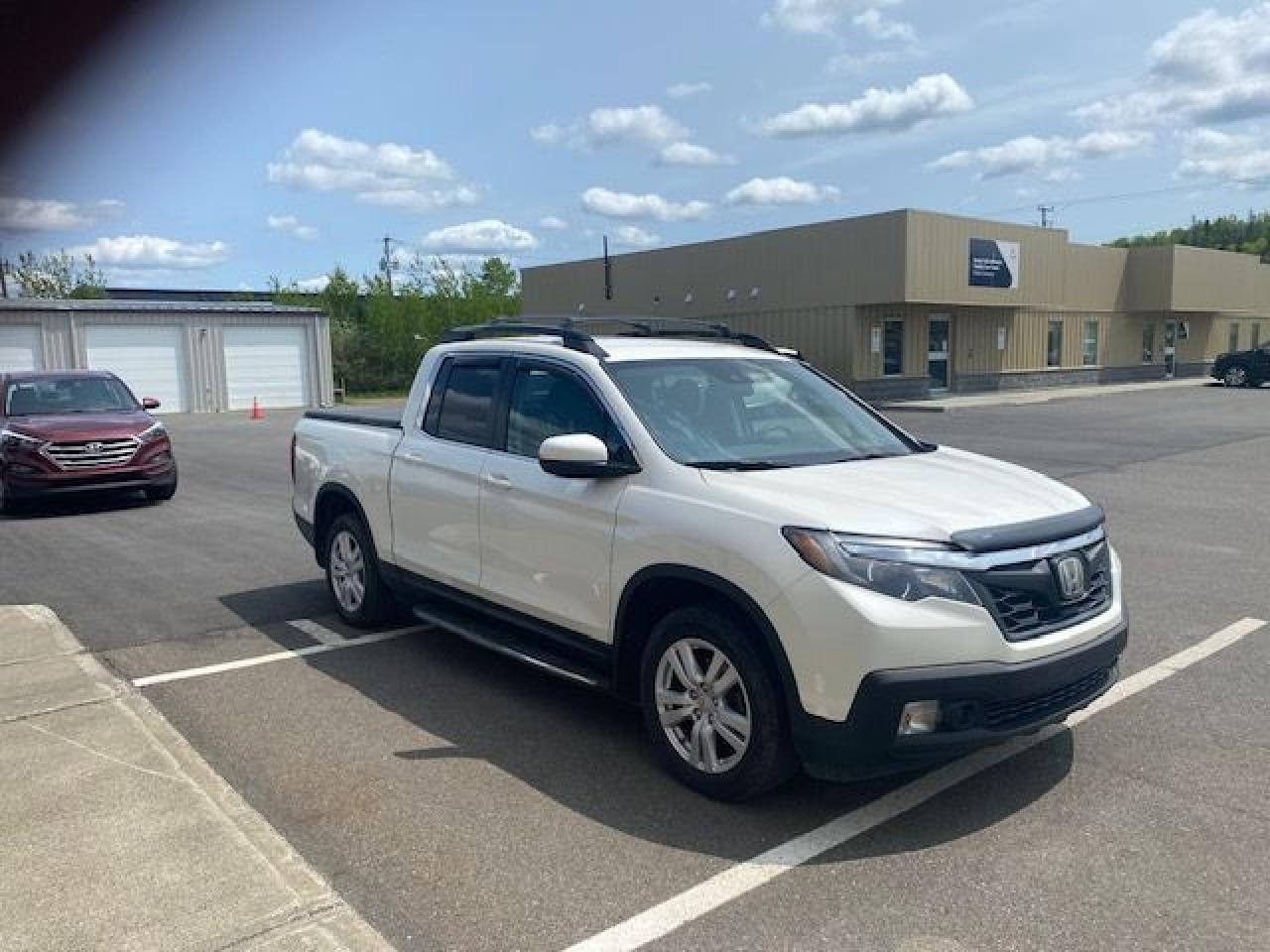 2017 Honda Ridgeline LX - Photo #3