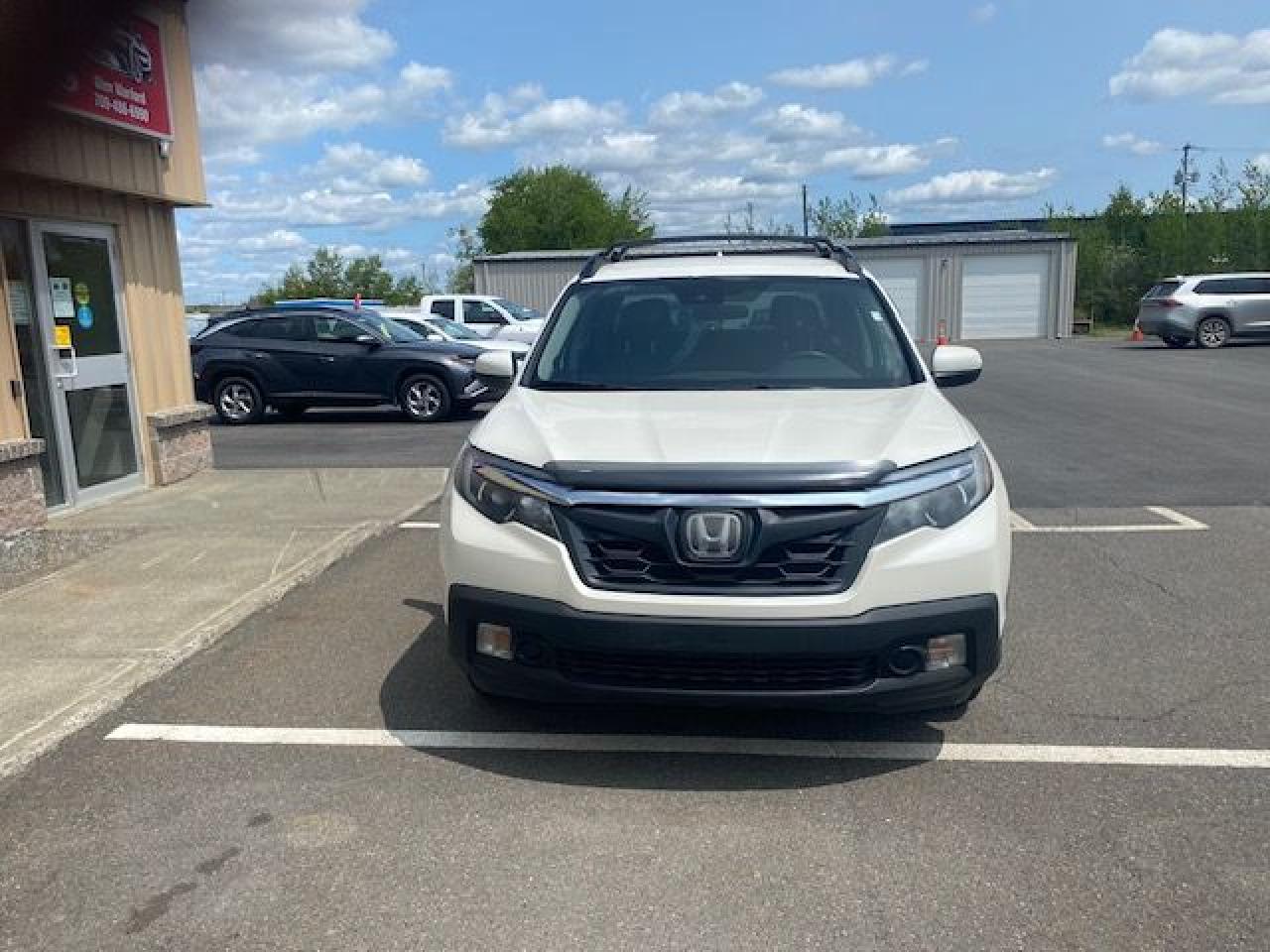2017 Honda Ridgeline LX - Photo #4