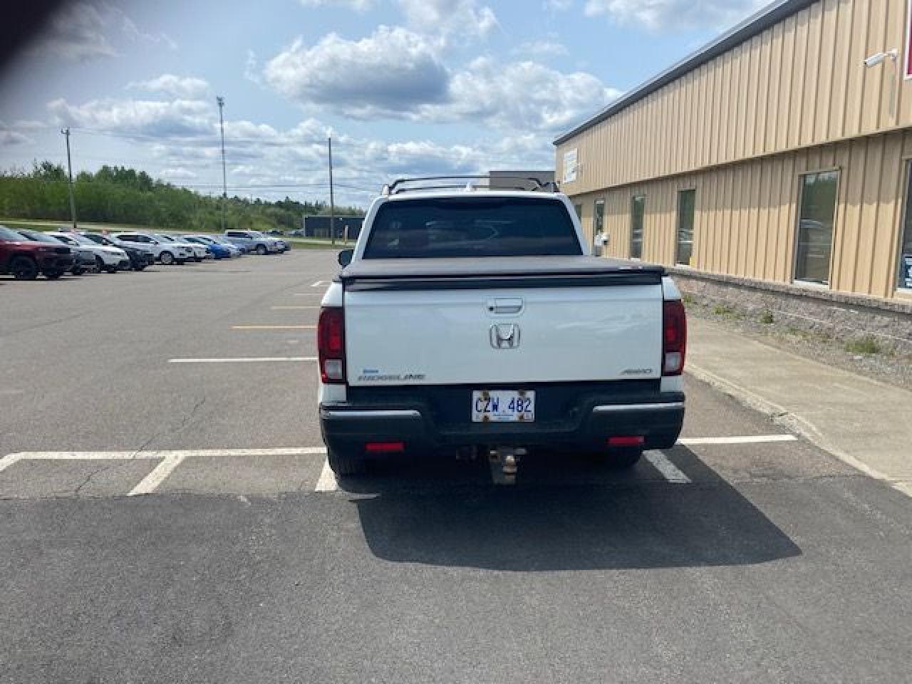 2017 Honda Ridgeline LX - Photo #6