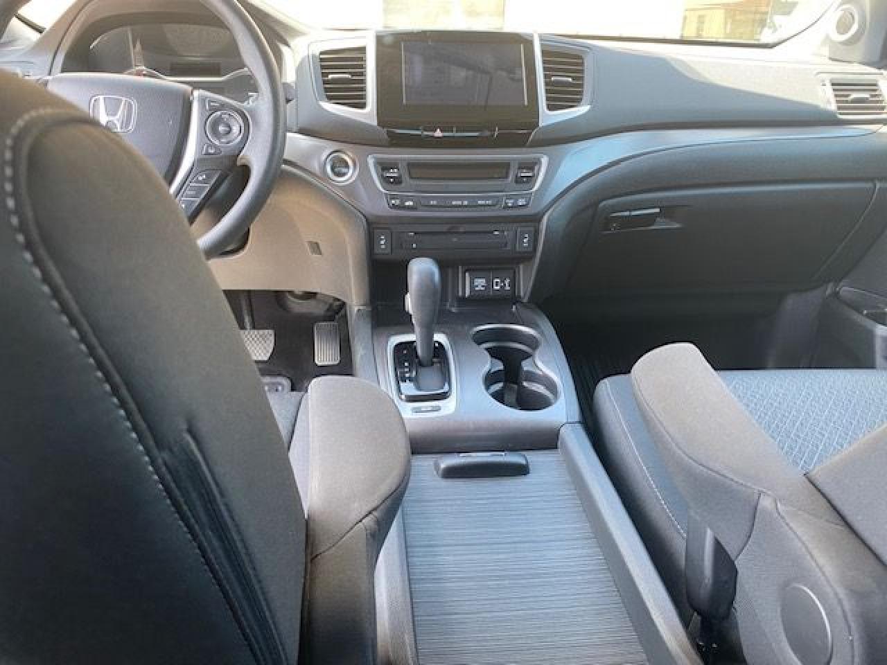 2017 Honda Ridgeline LX - Photo #8