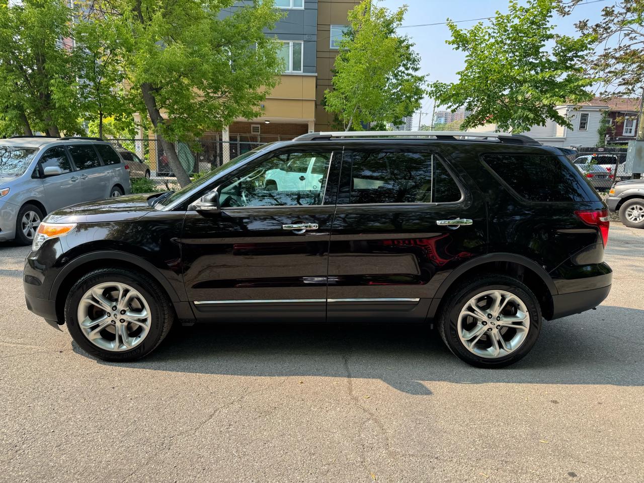 2014 Ford Explorer LIMITED - Photo #2