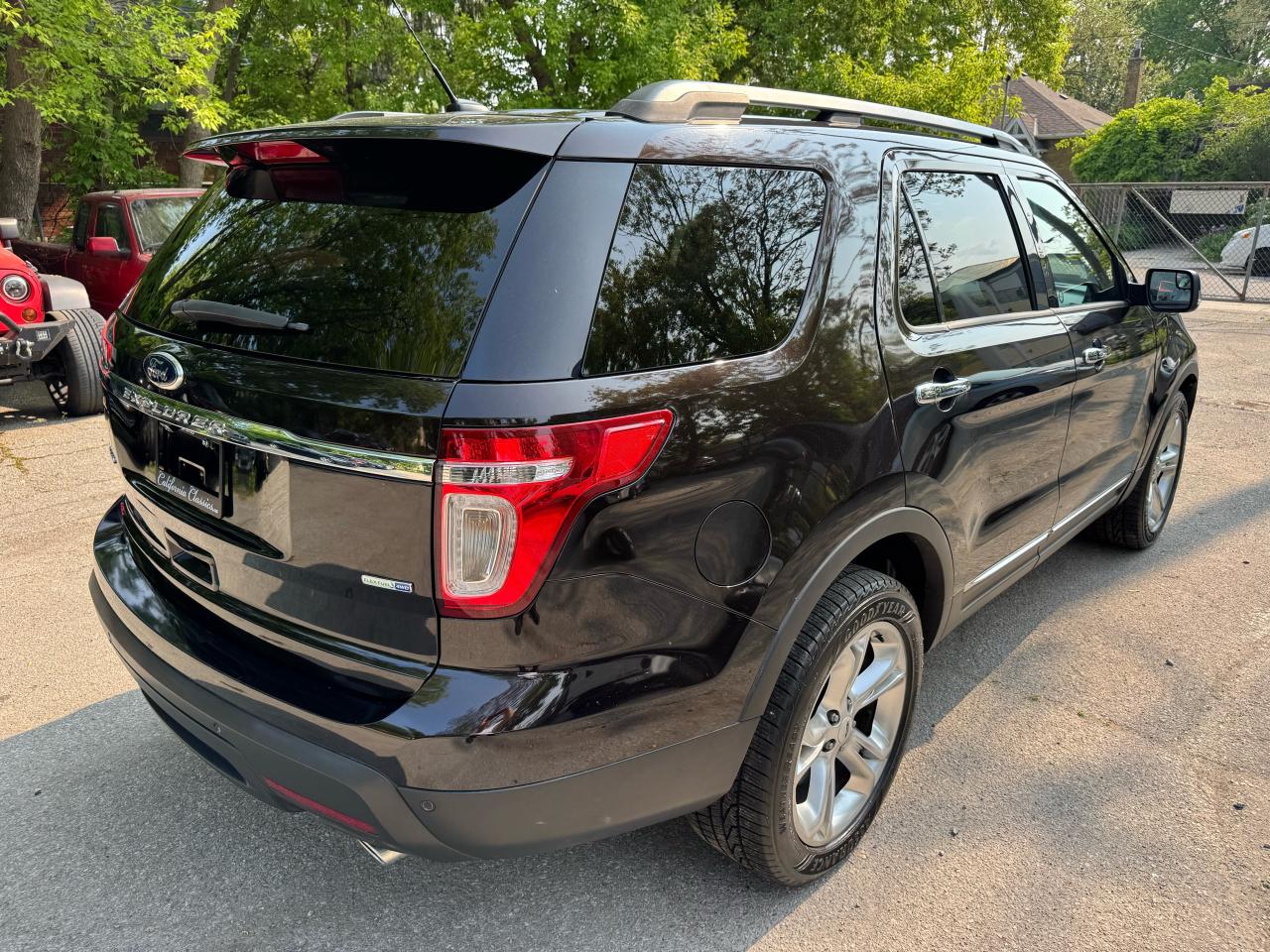 2014 Ford Explorer LIMITED - Photo #5