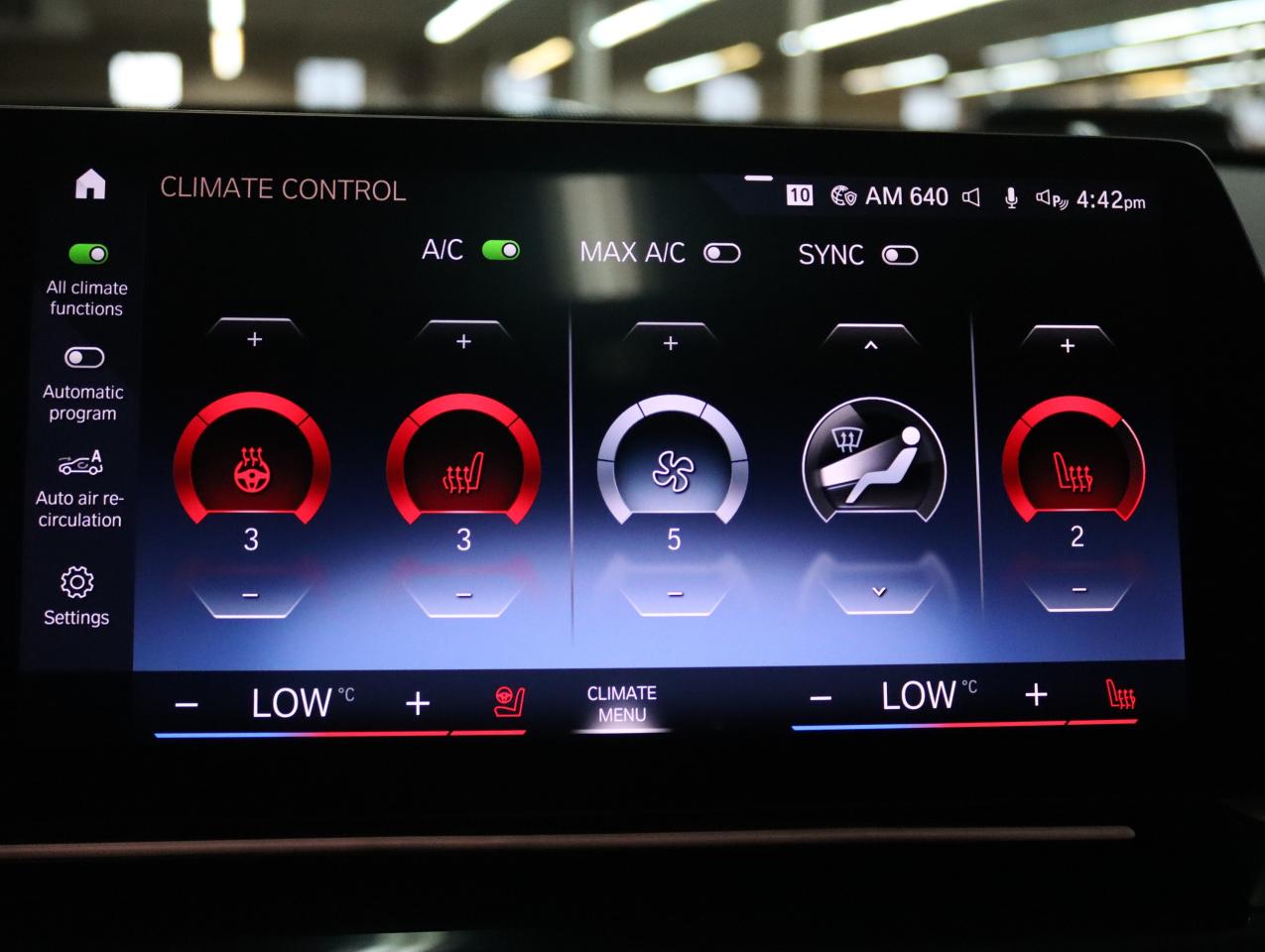 2023 BMW X1 xDrive28i | Nav | Leather | Pano roof | CarPlay