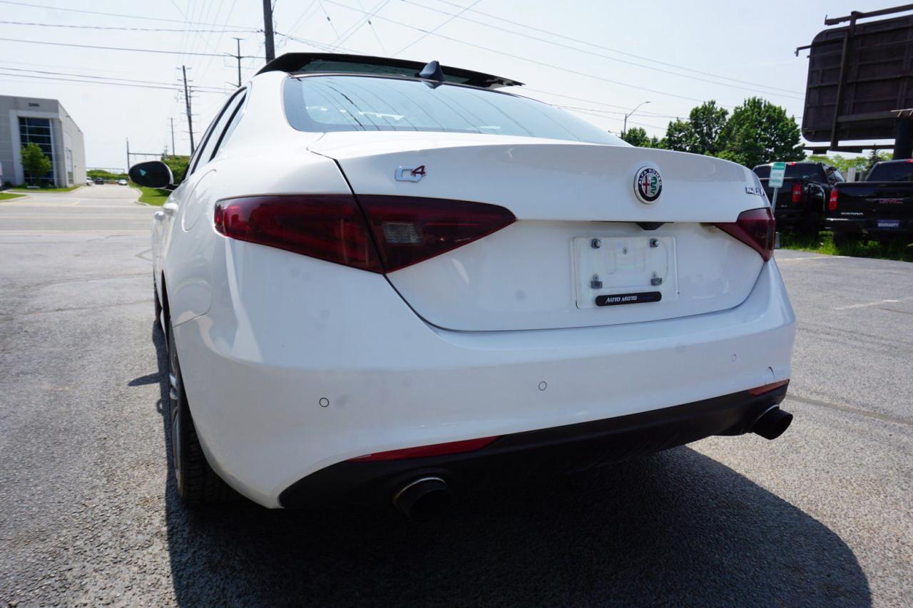 2017 Alfa Romeo Giulia 2.0Ti AWD CERTIFIED *MASERATI MAINTAIN* CAMERA NAV BLUETOOTH LEATHER HEATED SEATS PANO ROOF CRUISE ALLOYS - Photo #5