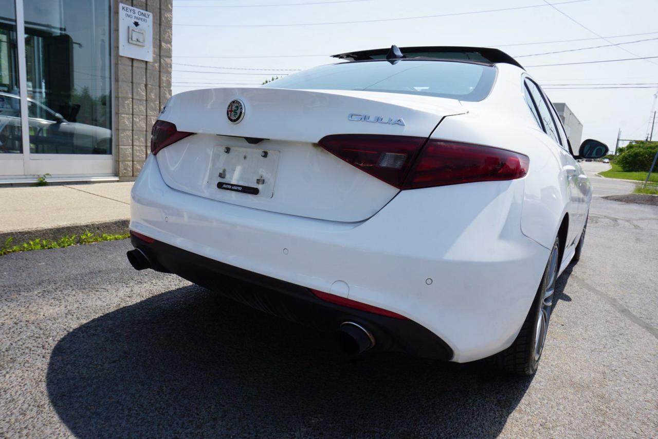 2017 Alfa Romeo Giulia 2.0Ti AWD CERTIFIED *MASERATI MAINTAIN* CAMERA NAV BLUETOOTH LEATHER HEATED SEATS PANO ROOF CRUISE ALLOYS - Photo #6