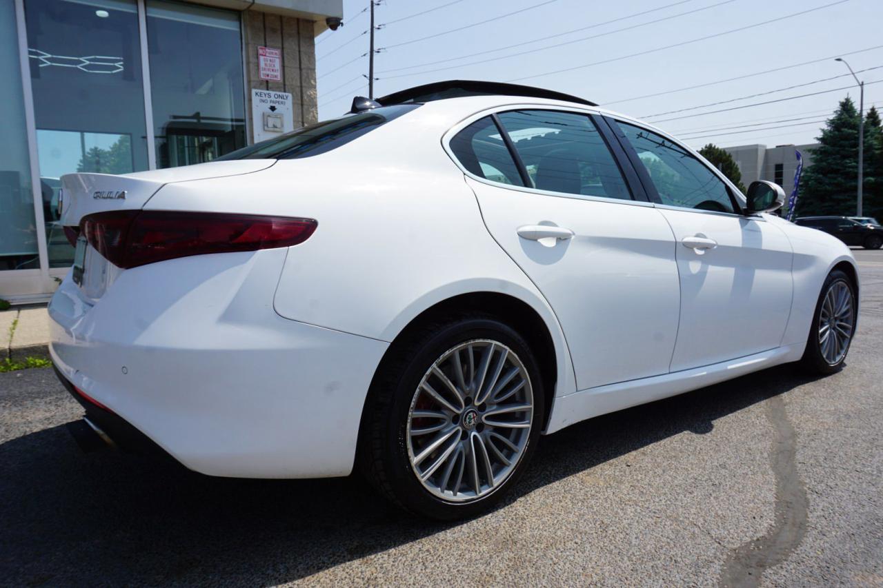 2017 Alfa Romeo Giulia 2.0Ti AWD CERTIFIED *MASERATI MAINTAIN* CAMERA NAV BLUETOOTH LEATHER HEATED SEATS PANO ROOF CRUISE ALLOYS - Photo #7