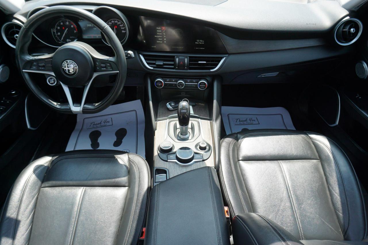 2017 Alfa Romeo Giulia 2.0Ti AWD CERTIFIED *MASERATI MAINTAIN* CAMERA NAV BLUETOOTH LEATHER HEATED SEATS PANO ROOF CRUISE ALLOYS - Photo #12
