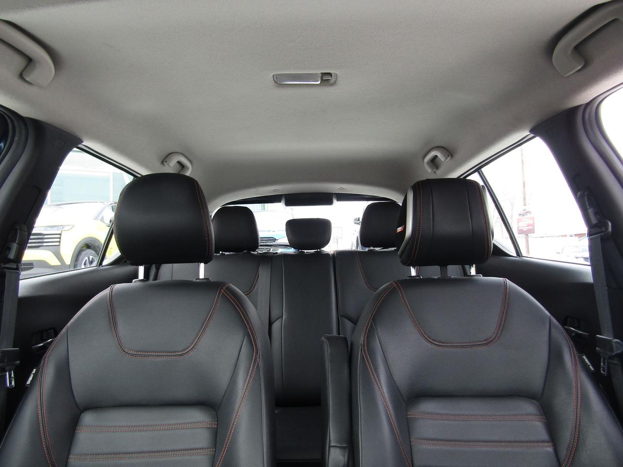 2019 Nissan Kicks SR Photo