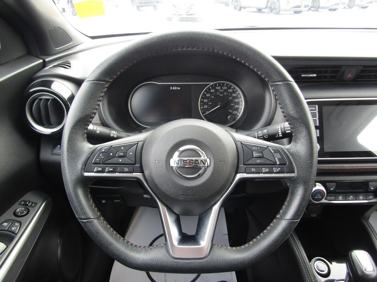 2019 Nissan Kicks SR Photo