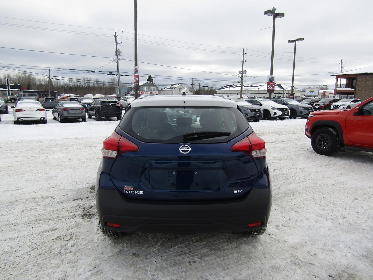 2019 Nissan Kicks SR Photo