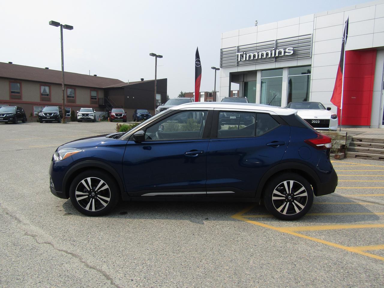 2019 Nissan Kicks SR Photo
