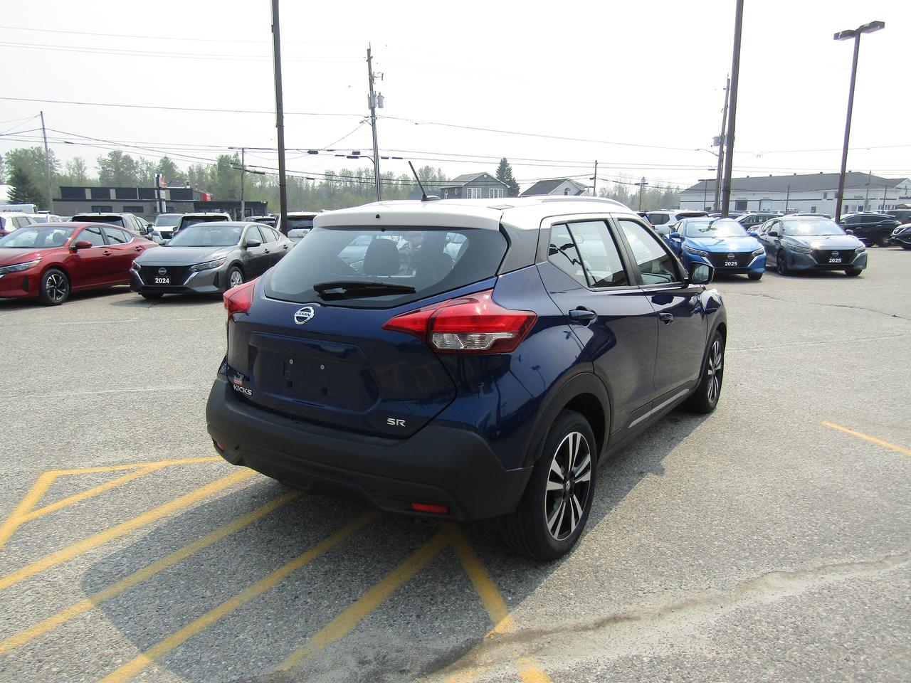 2019 Nissan Kicks SR Photo