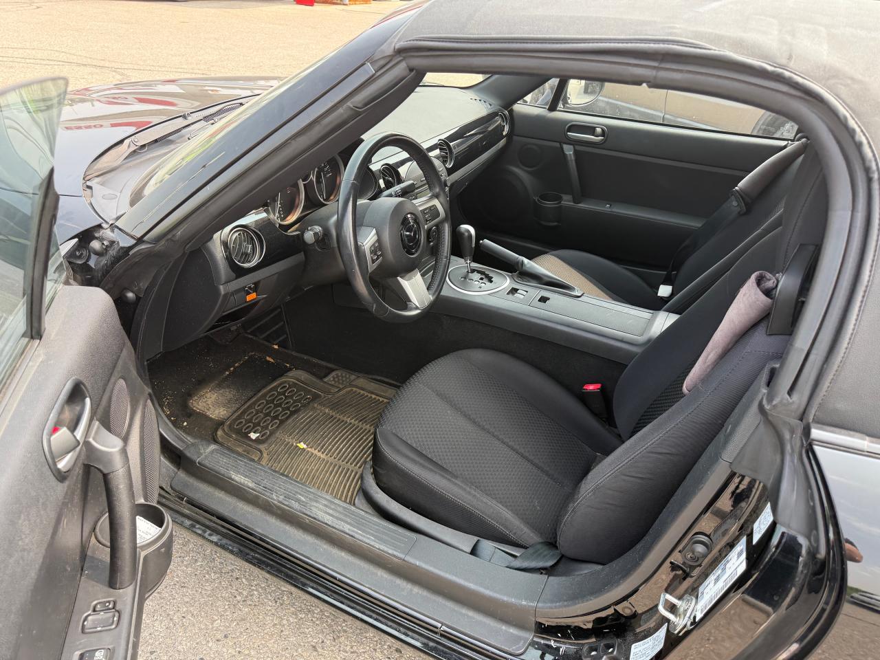 2007 Mazda Miata MX-5 GX Convertible Photo4