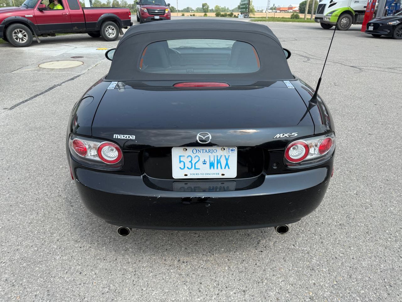 2007 Mazda Miata MX-5 GX Convertible - Photo #9