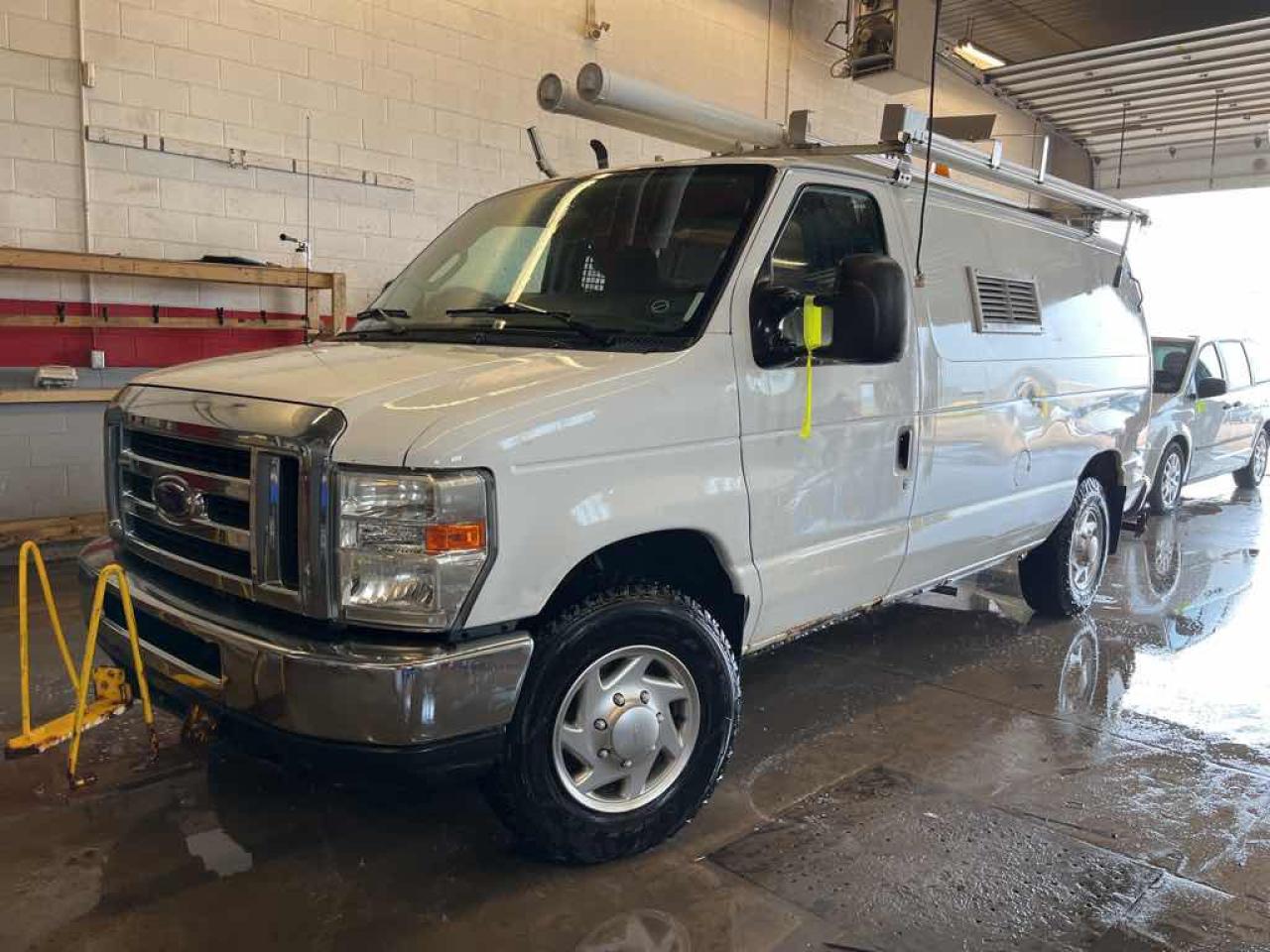 Used 2010 Ford E350 ECONOLINE  SUP for sale in Innisfil, ON