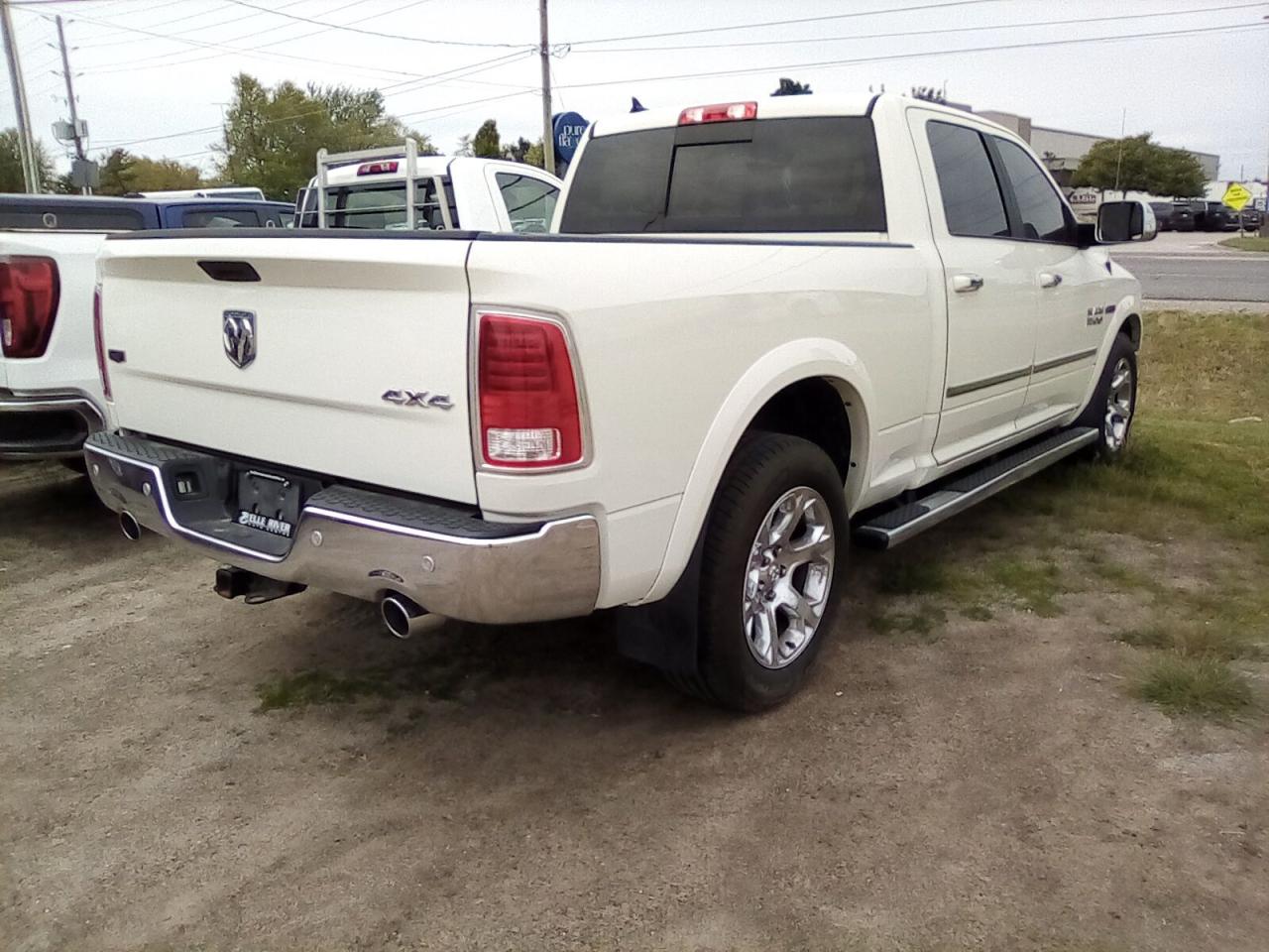 2018 RAM 1500 Laramie Crew Cab LWB 4WD
