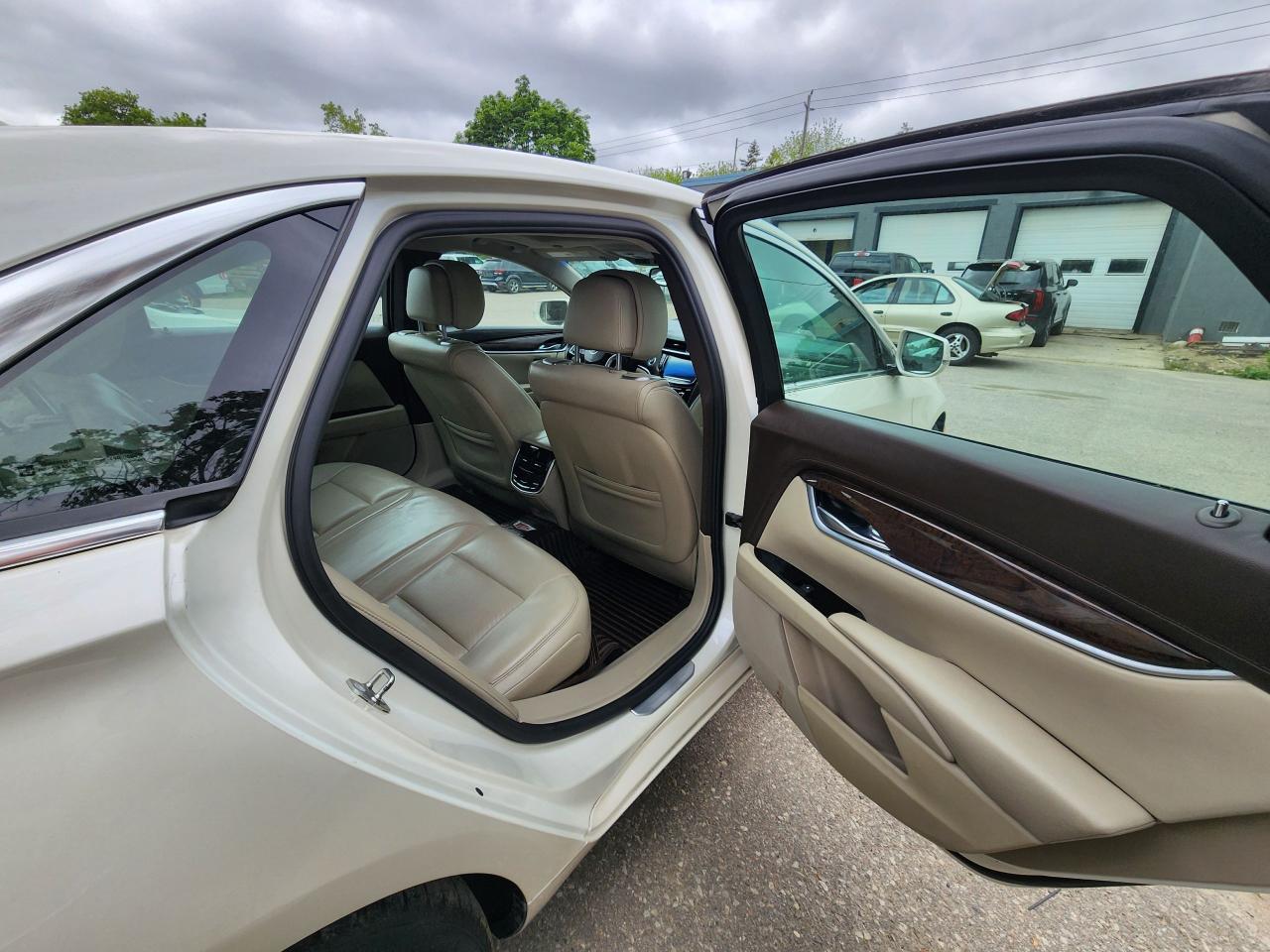 2013 Cadillac XTS Premium Collection l 3.6L V6 l NAV l Sunroof l - Photo #12