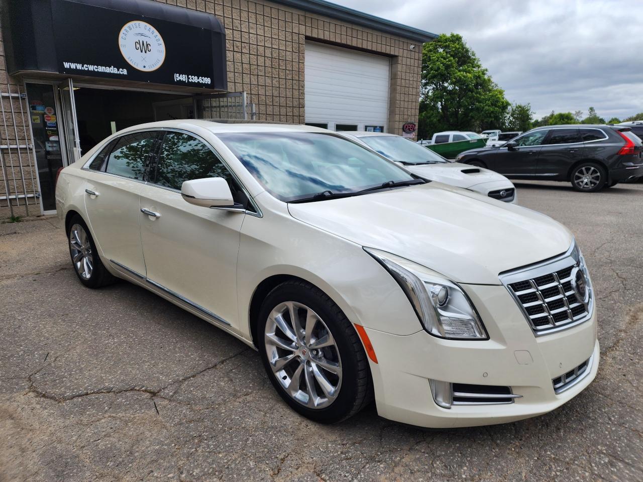 2013 Cadillac XTS Premium Collection l 3.6L V6 l NAV l Sunroof l Photo2