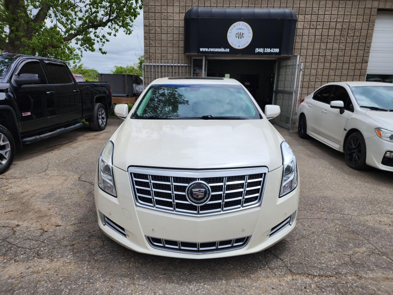 2013 Cadillac XTS Premium Collection l 3.6L V6 l NAV l Sunroof l - Photo #2