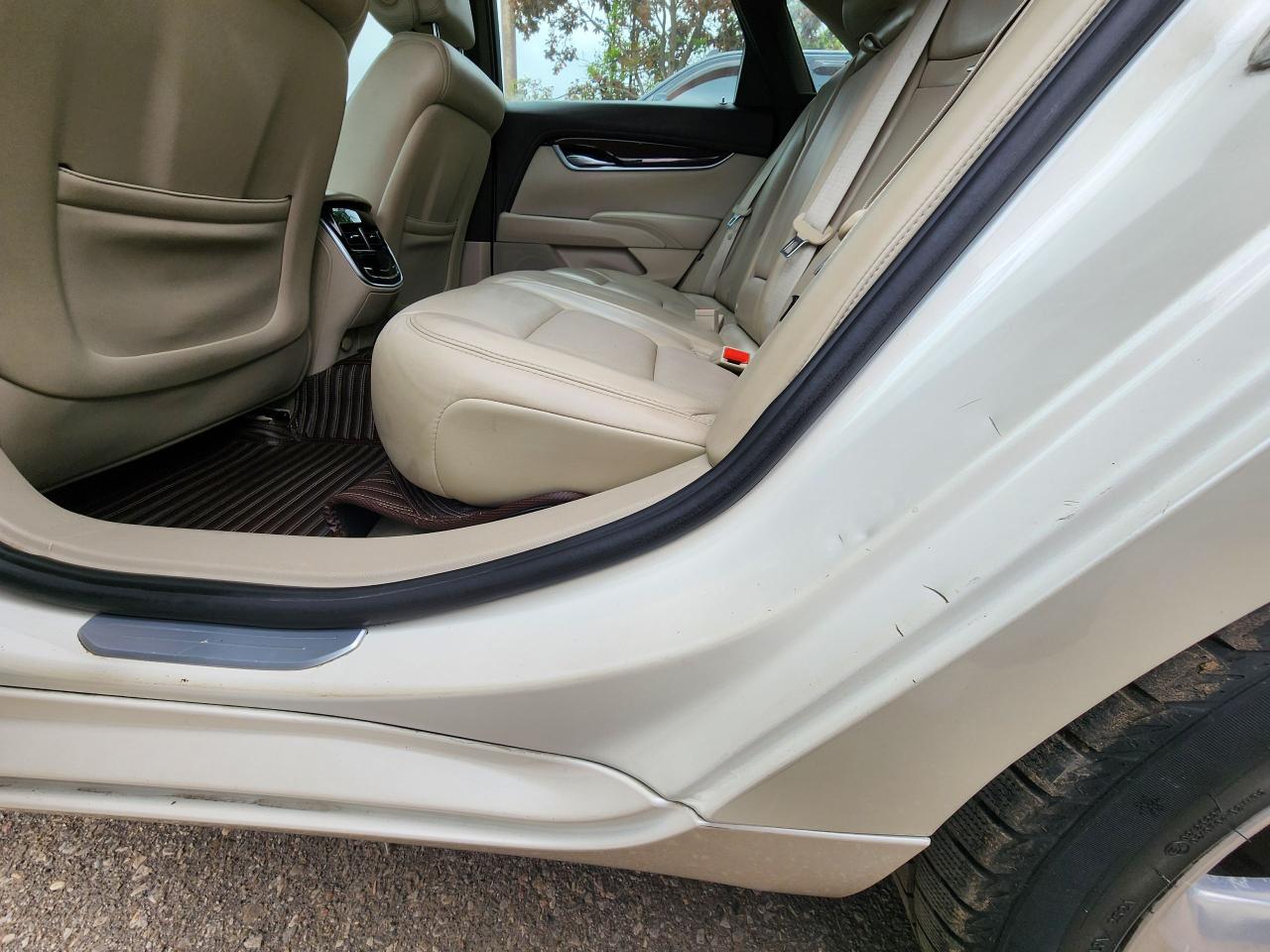 2013 Cadillac XTS Premium Collection l 3.6L V6 l NAV l Sunroof l - Photo #13