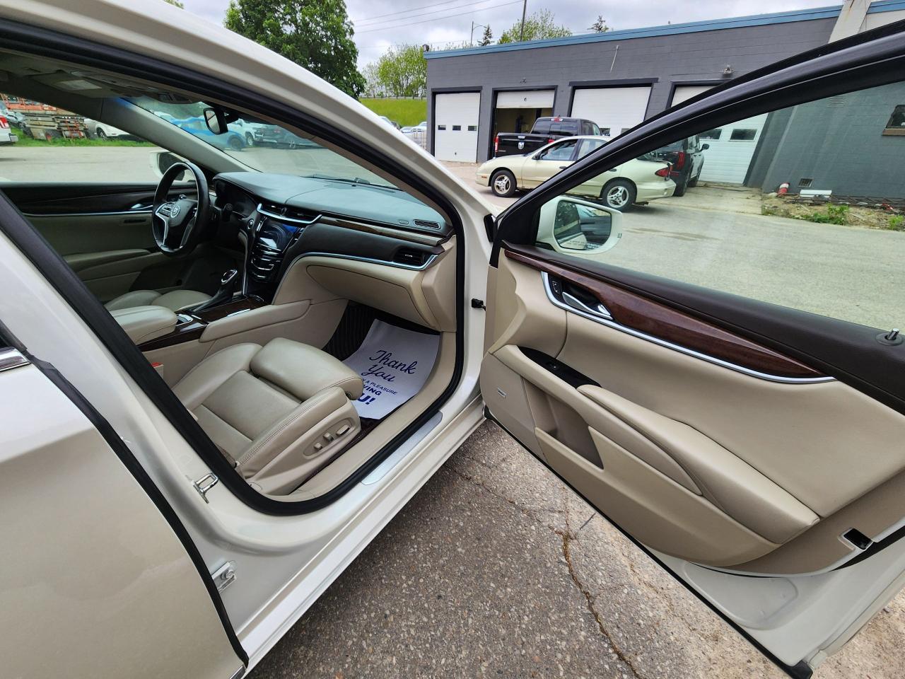 2013 Cadillac XTS Premium Collection l 3.6L V6 l NAV l Sunroof l - Photo #16