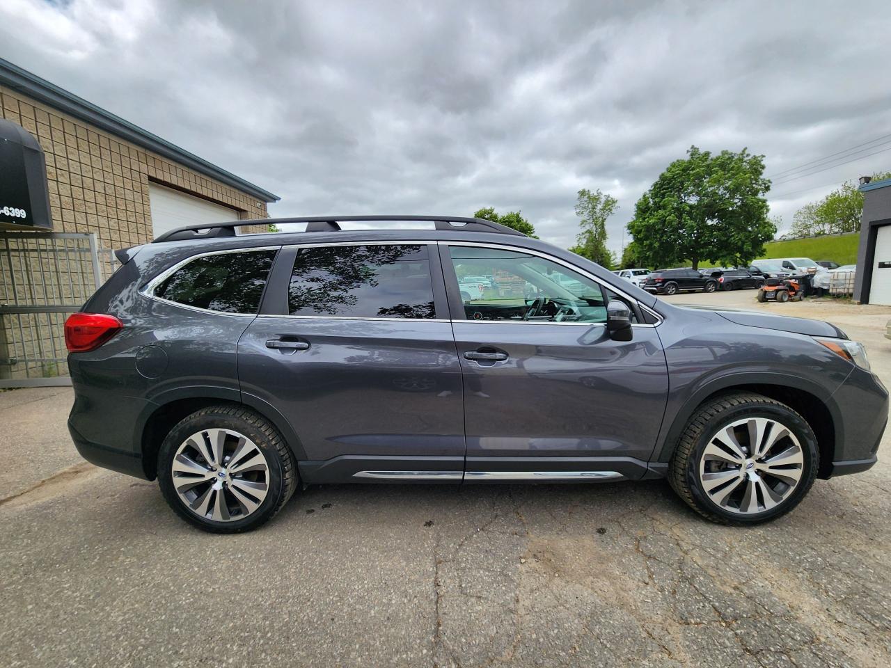 2021 Subaru ASCENT Limited l Clean Carfax l No Accidents l 7 Seater Photo3