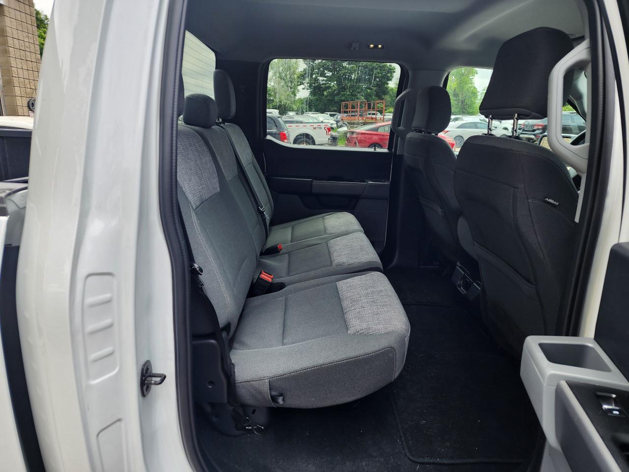 2023 Ford F-150 XLT l CrewCab l 3.5L l Mint Condition - Photo #12