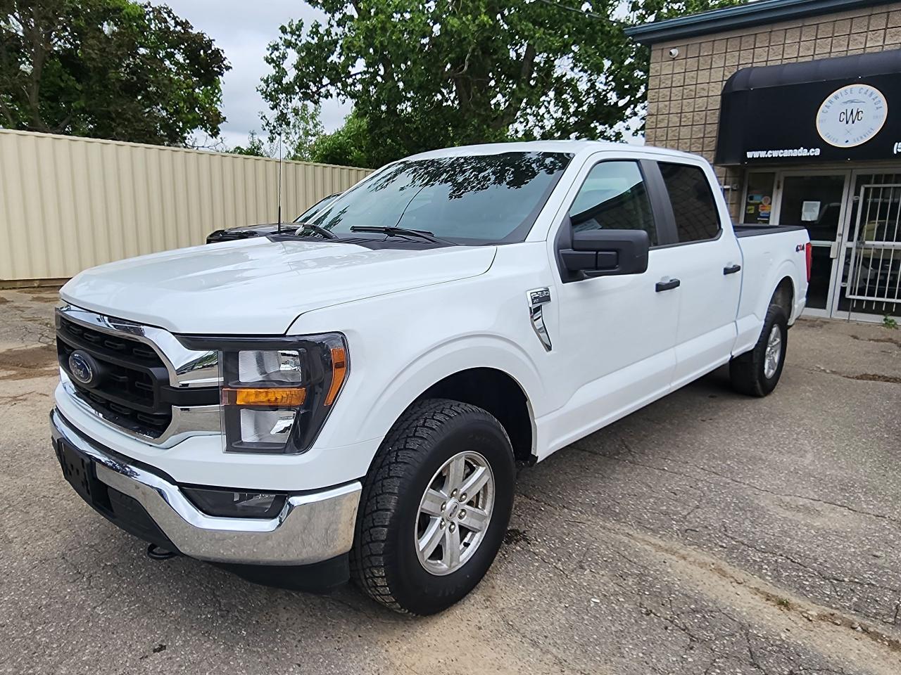 Used 2023 Ford F-150 XLT l CrewCab l 3.5L l Mint Condition for sale in Brantford, ON