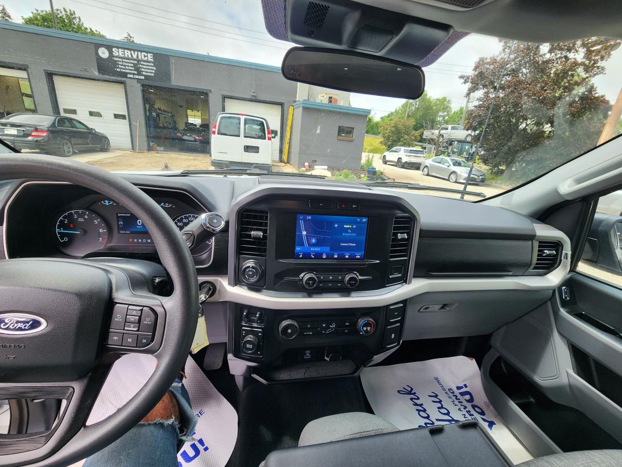 2023 Ford F-150 XLT l CrewCab l 3.5L l Mint Condition - Photo #17
