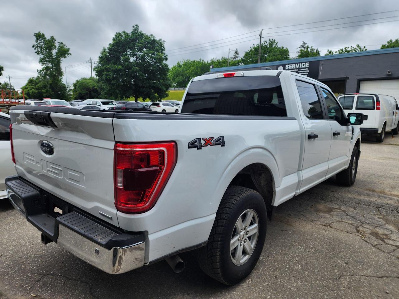 2023 Ford F-150 XLT l CrewCab l 3.5L l Mint Condition - Photo #7