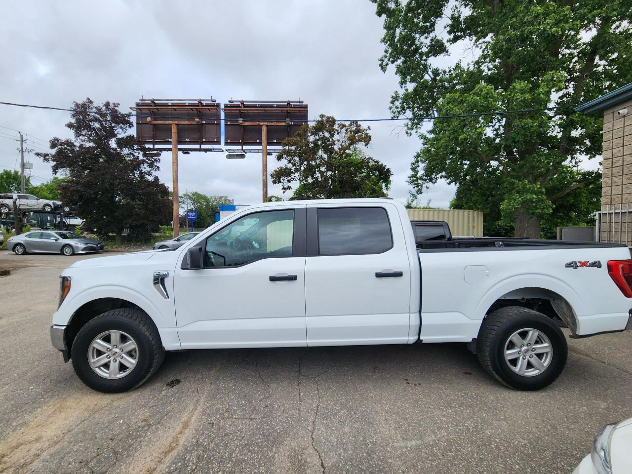 2023 Ford F-150 XLT l CrewCab l 3.5L l Mint Condition Photo4