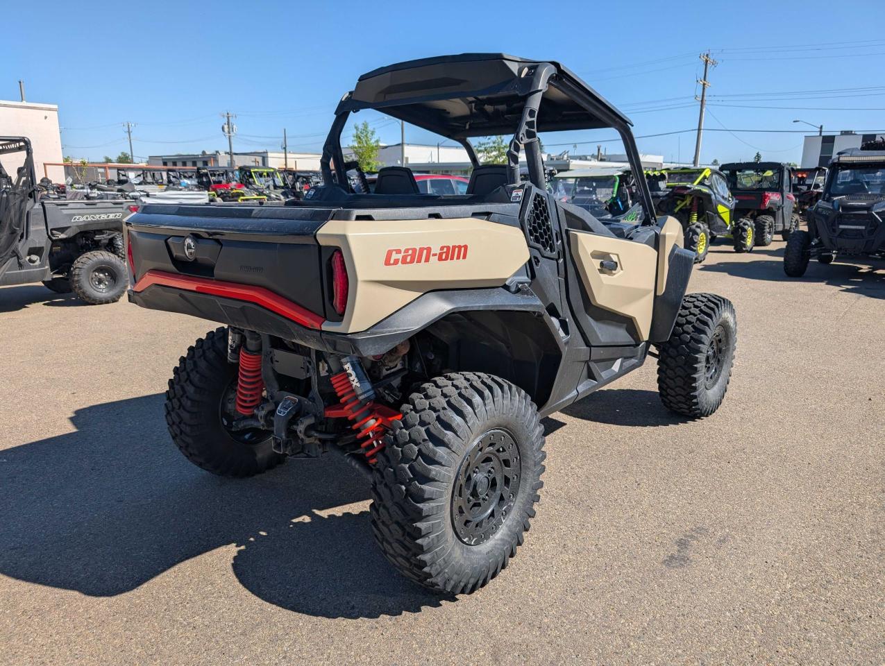 2023 Can-Am Commander XTP 1000 - Photo #3