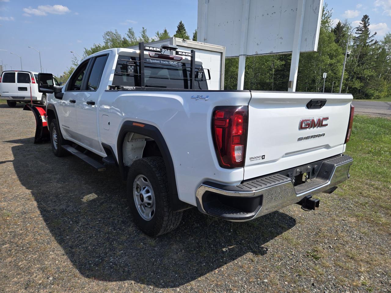 2023 GMC Sierra 2500 PRO - Photo #6