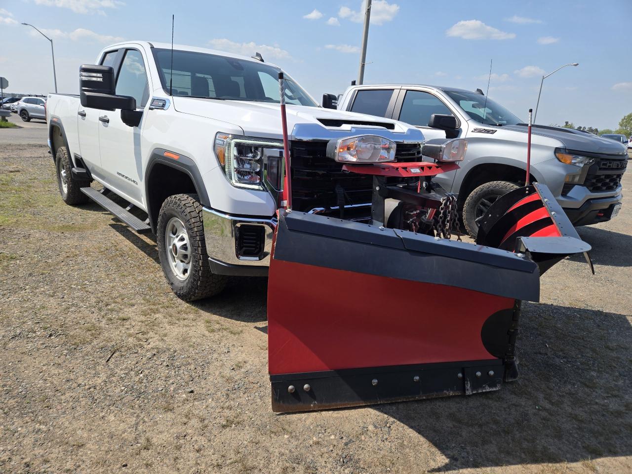 2023 GMC Sierra 2500 PRO - Photo #3