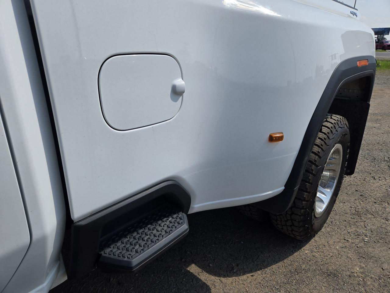 2023 GMC Sierra 3500 SLE - Photo #11