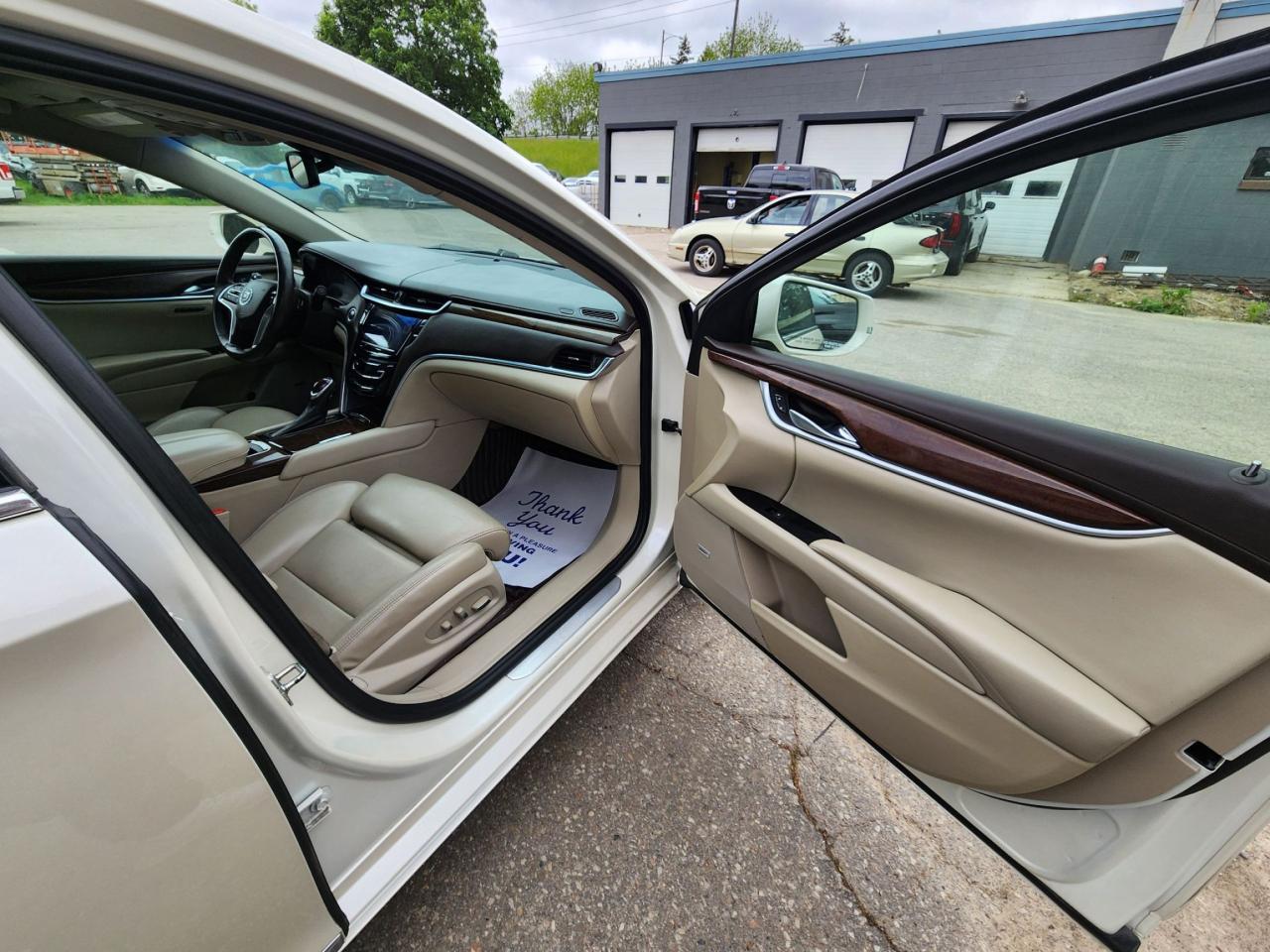 2013 Cadillac XTS Premium Collection l 3.6L V6 l NAV l Sunroof l