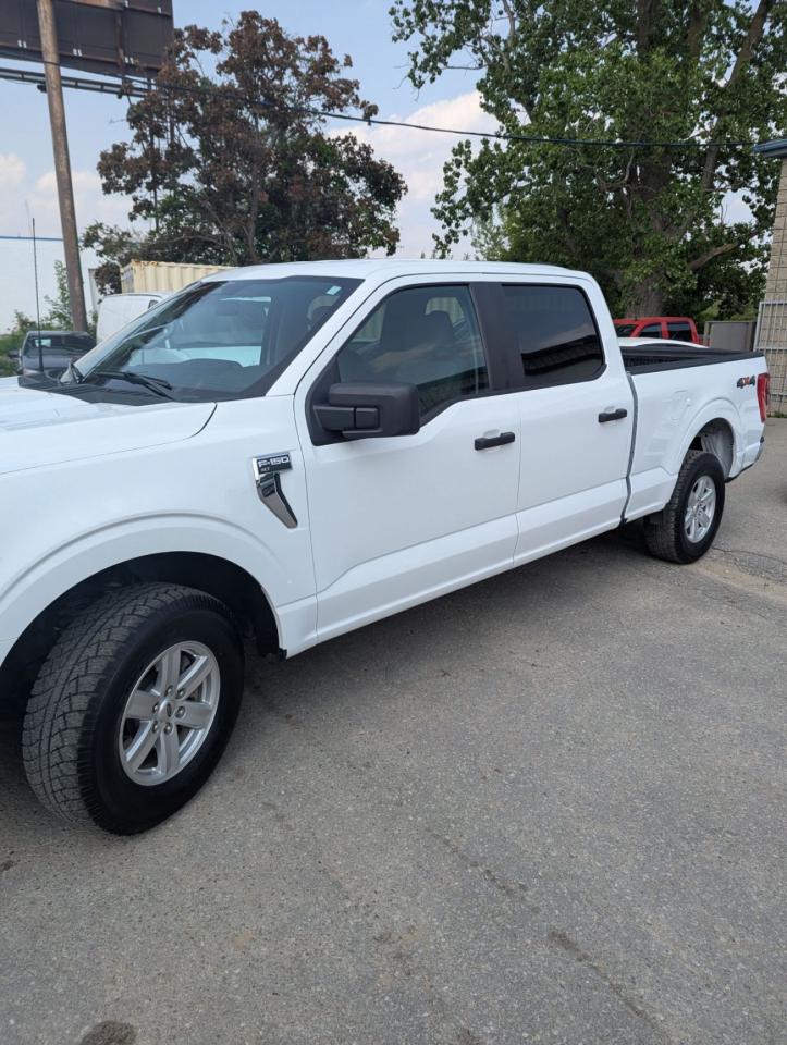 2023 Ford F-150 XLT l CrewCab l 3.5L l Mint Condition