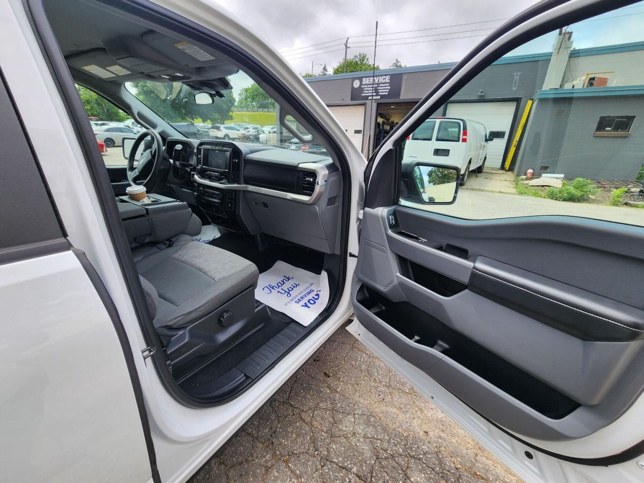 2023 Ford F-150 XLT l CrewCab l 3.5L l Mint Condition
