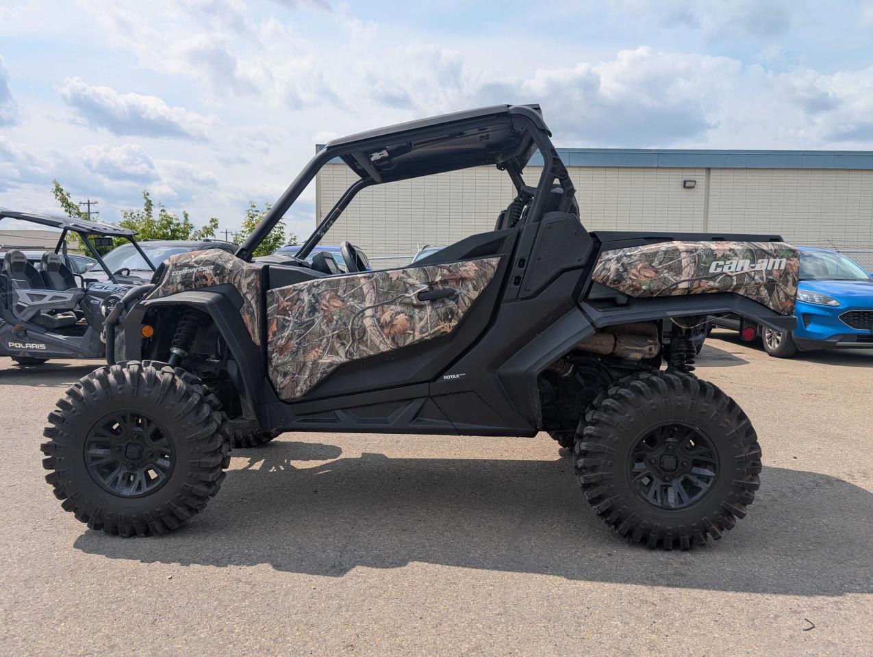 2024 Can-Am Commander XMR 1000R - Photo #4