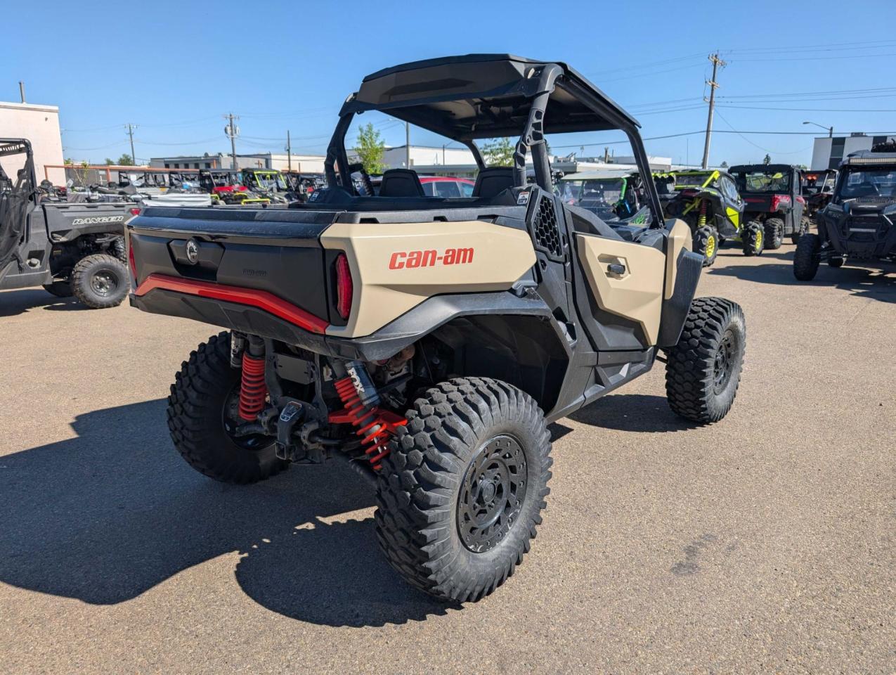 2023 Can-Am Commander XTP 1000 - Photo #3
