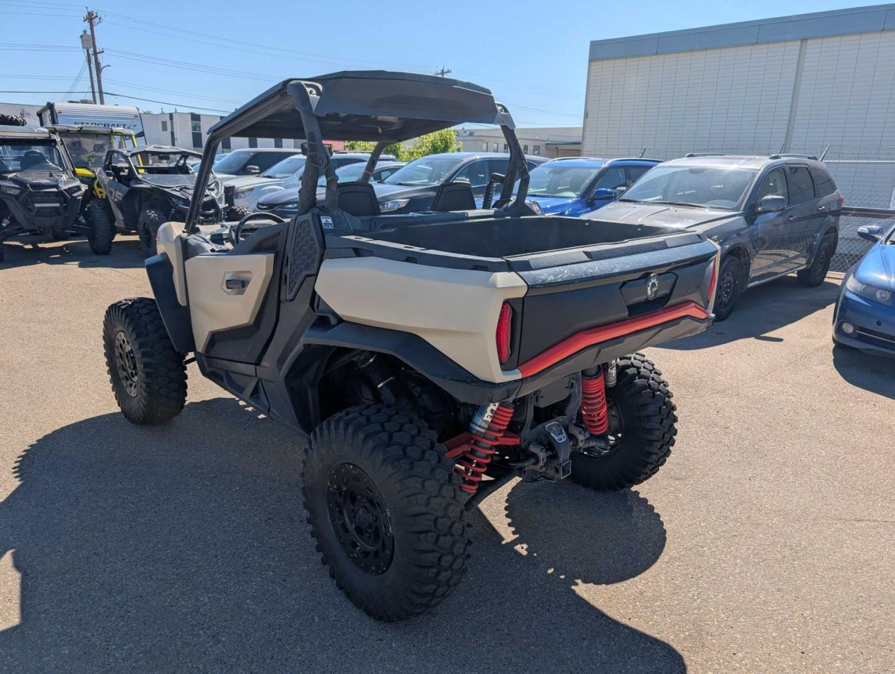 2023 Can-Am Commander XTP 1000 - Photo #6